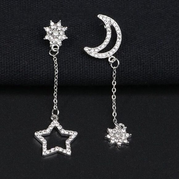 NWT Star and Moon Earrings - Picture 3 of 3